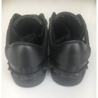 Valentino Garavani Sneakers aus Leder in Schwarz