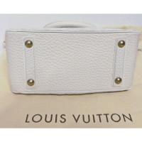 Louis Vuitton Handtasche aus Leder in Creme