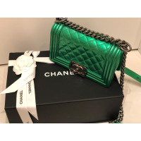 Chanel Boy Bag en Cuir verni en Vert