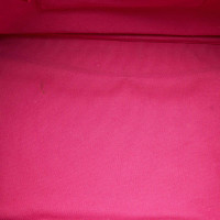 Prada Umhängetasche aus Canvas in Rosa / Pink