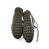Chanel Chaussures de sport en Cuir verni en Noir