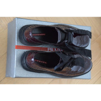 Prada Lace-up shoes Patent leather in Bordeaux