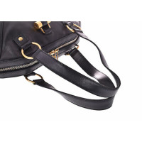 Yves Saint Laurent Handtasche aus Leder in Schwarz