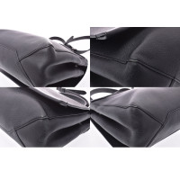 Louis Vuitton Lockme Leather in Black