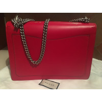 Gucci Dionysus Shoulder Bag aus Lackleder in Rot