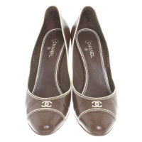 Chanel pumps in brown