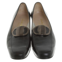 Salvatore Ferragamo Pumps in Schwarz