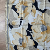 Hermès Scarf/Shawl Silk in Beige