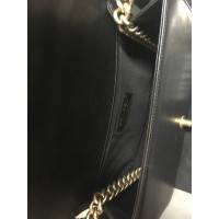 Chanel Boy Bag aus Leder in Schwarz