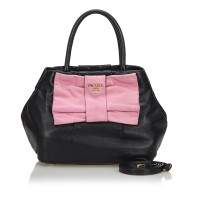 Prada Sac à bandoulière en Cuir en Noir