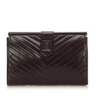 Yves Saint Laurent Clutch aus Leder in Braun