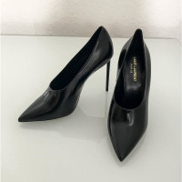 Saint Laurent Pumps/Peeptoes en Cuir en Noir