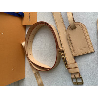 Louis Vuitton Accessoire aus Leder in Beige