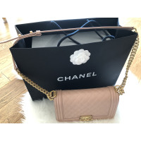 Chanel Boy Bag Leer in Roze