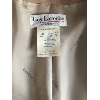 Guy Laroche Jacke/Mantel aus Wolle in Beige