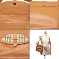 Burberry Schoudertas Leer in Beige