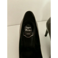 Roger Vivier Pumps/Peeptoes en Cuir en Gris