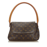 Louis Vuitton Looping GM28 Canvas in Bruin