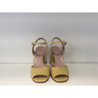 Max Mara Sandales en Cuir en Jaune