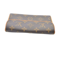 Louis Vuitton Handtasche aus Canvas in Braun