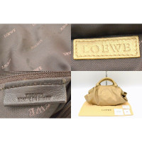 Loewe Handtasche aus Leder in Creme
