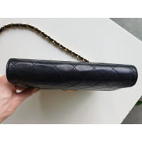 Chanel Flap Bag Leather in Black