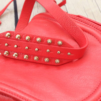 Alexander McQueen Shoulder bag Leather in Red