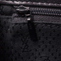 Yves Saint Laurent Clutch aus Leder in Schwarz
