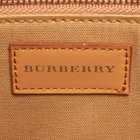 Burberry Handtasche aus Canvas in Weiß
