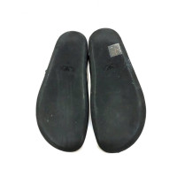 Armani Sandalen aus Lackleder in Schwarz