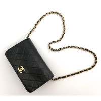 Chanel Flap Bag Leather in Black