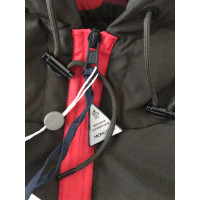 Moncler Jacke/Mantel aus Seide in Rot
