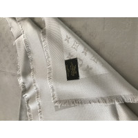 Louis Vuitton Scarf/Shawl in Beige