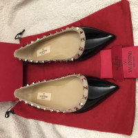 Valentino Garavani Chaussons/Ballerines en Cuir verni en Noir