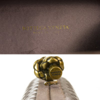 Bottega Veneta Knot Clutch aus Seide