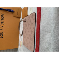 Louis Vuitton Clutch Leer in Roze