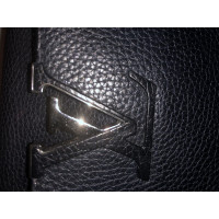 Louis Vuitton Capucines aus Leder in Schwarz