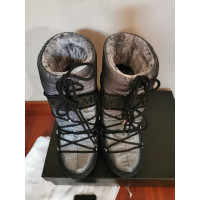 Moncler Boots Leather in Grey