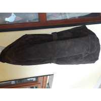 Versace Jacke/Mantel aus Wildleder in Braun