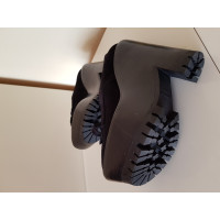 Burberry Prorsum Chaussures compensées en Daim en Noir