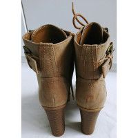Guess Ankle boots Leather in Ochre
