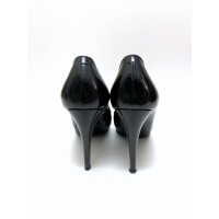 Armani Pumps/Peeptoes en Cuir en Noir