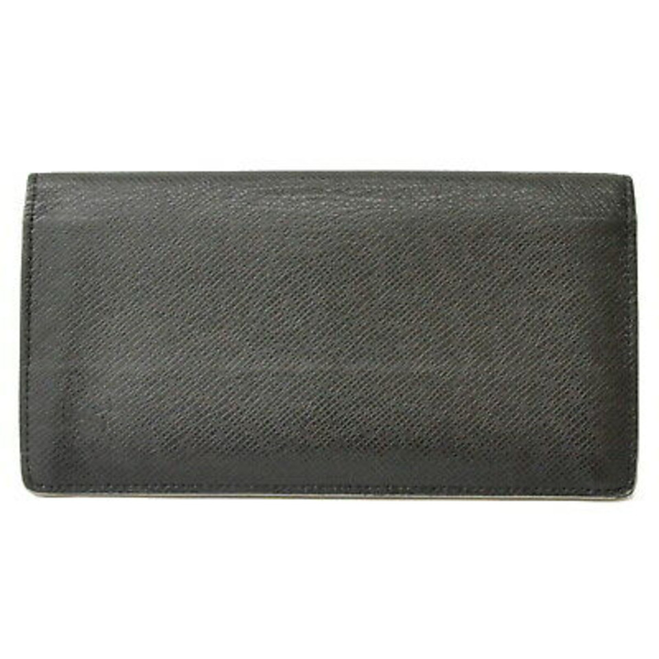 Louis Vuitton Taiga Long Wallet