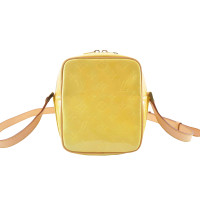 Louis Vuitton Shoulder bag Patent leather in Yellow