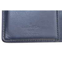 Louis Vuitton Täschchen/Portemonnaie aus Lackleder in Grau