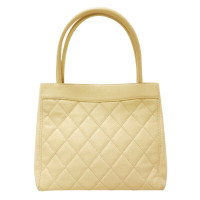 Chanel Handbag Leather in Yellow