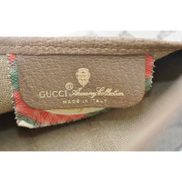 Gucci Clutch aus Canvas in Braun