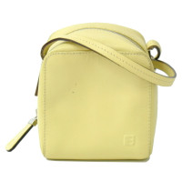 Bally Handtasche aus Leder in Gelb