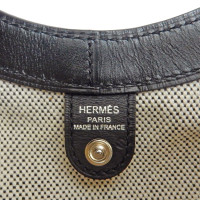 Hermès Umhängetasche aus Canvas in Grau