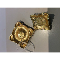 Yves Saint Laurent Brooch in Gold